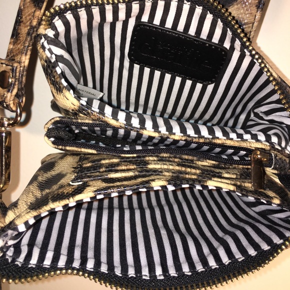 ➖Charming Charlie Cheetah print crossbody - Picture 5 of 5